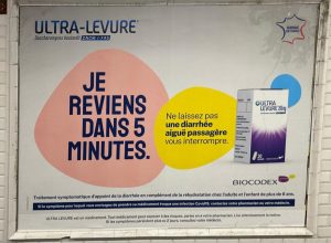 Cette photo a été prise dans le métro parisien et illustre la campagne publicitaire créée par le laboratoire BIOCODEX et son agence Saatchi&Saatchi. Ce partenariat est le fruit d'un appel d'offres organisé par notre cabinet de conseil en choix d'agences PITCHVILLE