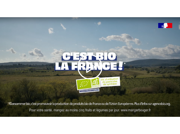 Cette image est celle de la dernière scène du film publicitaire réalisée par l'agence de pub "The Good Company" pour l'agence gouvernementale Française "L'Agence Bio". Cette image contient un lien de redirection vers la publicité, hébergée sur Youtube. Cette publicité illustre le deuxième temps fort de la campagne publicitaire de L'Agence BIO, intitulé "c'est bio la France". Nous communiquons sur cette campagne car elle est le fruit d'une collaboration initié chez PITCHVILLE, cabinet de conseil en choix d'agence, qui est intervenu en tant qu'AMO sur cet appel d'offre public.