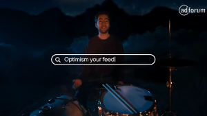 Ces captures d'écran illustrent la campagne LG, réalisée par TBWA/CHIAT/DAY NEW YORK, dont il est questions dans ce benchmark digital.