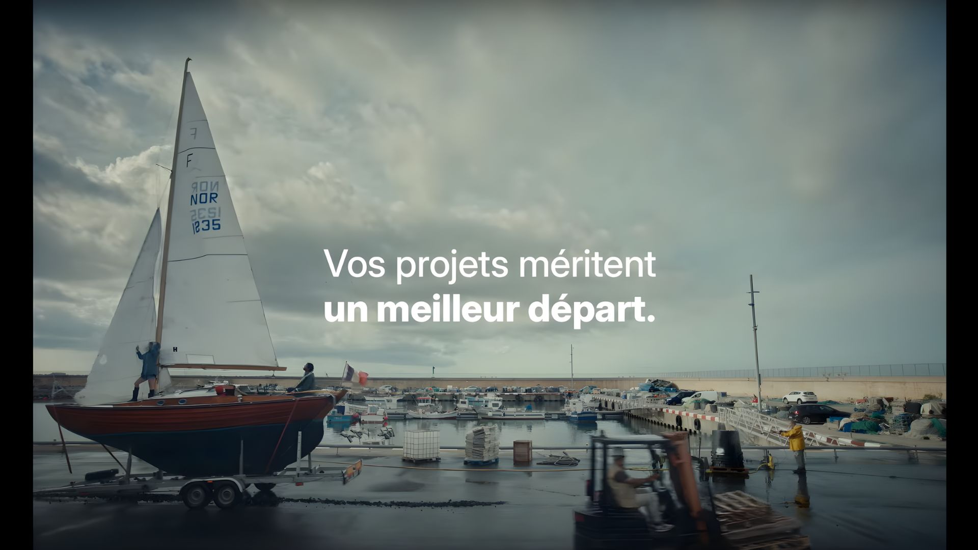 Cette image est extraite du spot publicitaire de la première campagne de GRINTA pour LCL et contient un lien de redirection vers le spot.