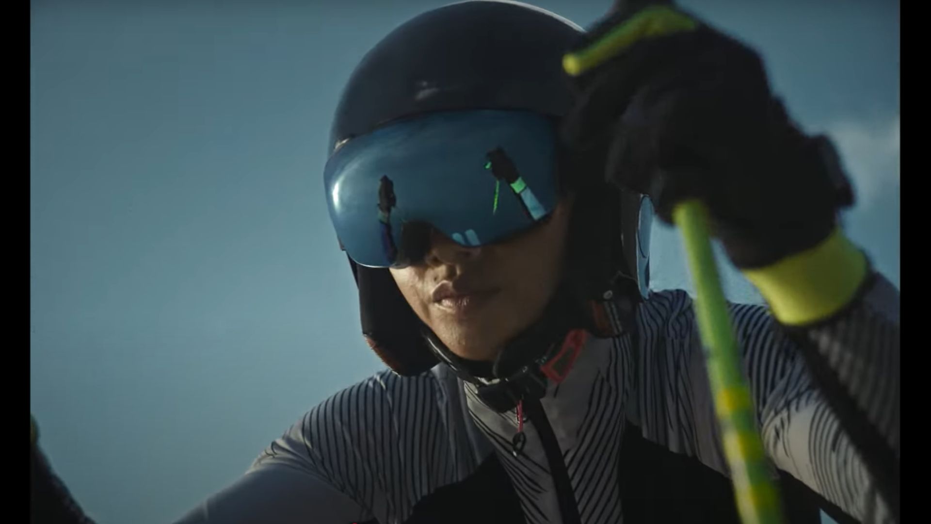 Cette image est extraite de l'une des campagnes publicitaires LCL pensée par sa nouvelle agence de publicité GRINTA. Ces campagnes sont les premières de la collaboration entre LCL et GRINTA, un AO réalisé par PITCHVILLE. Cette image contient un lien de redirection vers le spot publicitaire.