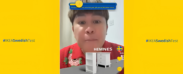 Sur cette capture du cas IKEA on voit une personne jouer à un jeu consistant à bien prononcer les noms des meubles IKEA.
